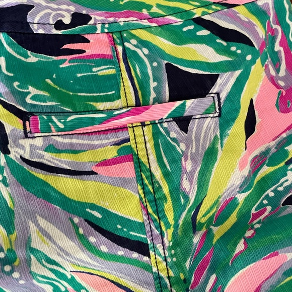 Lilly Pulitzer Liana Short. Size 6. Navy, purple, green & pink. 100% Cotton - Picture 6 of 13